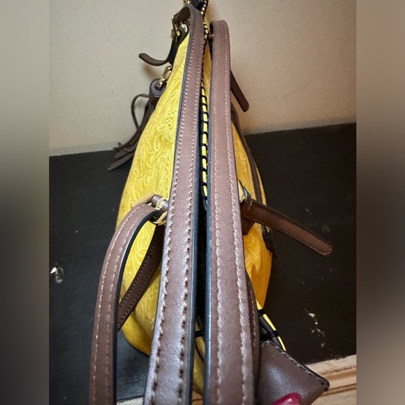 Madi Studio by Madi Claire"Soyora' Tool Embossed Floral Zip Top Tote Bag - EUC - Picture 8 of 12